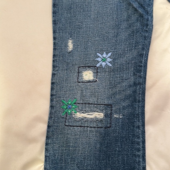 GapKids Denim Jeans With Embroidered Patchwork - Picture 4 of 6